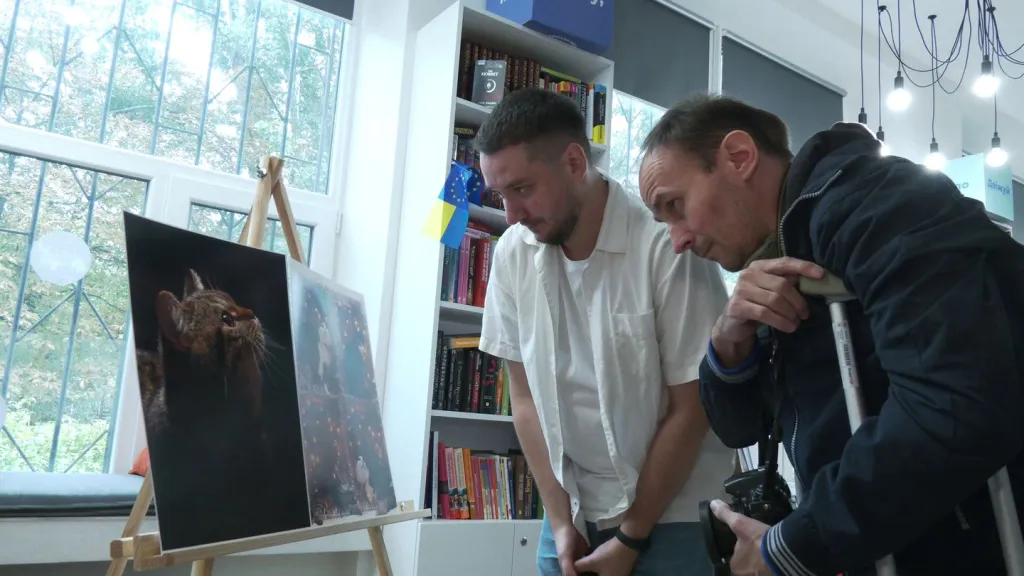 У Рівному відкрили виставку фотографій домашніх улюбленців Дмитра Хитрого