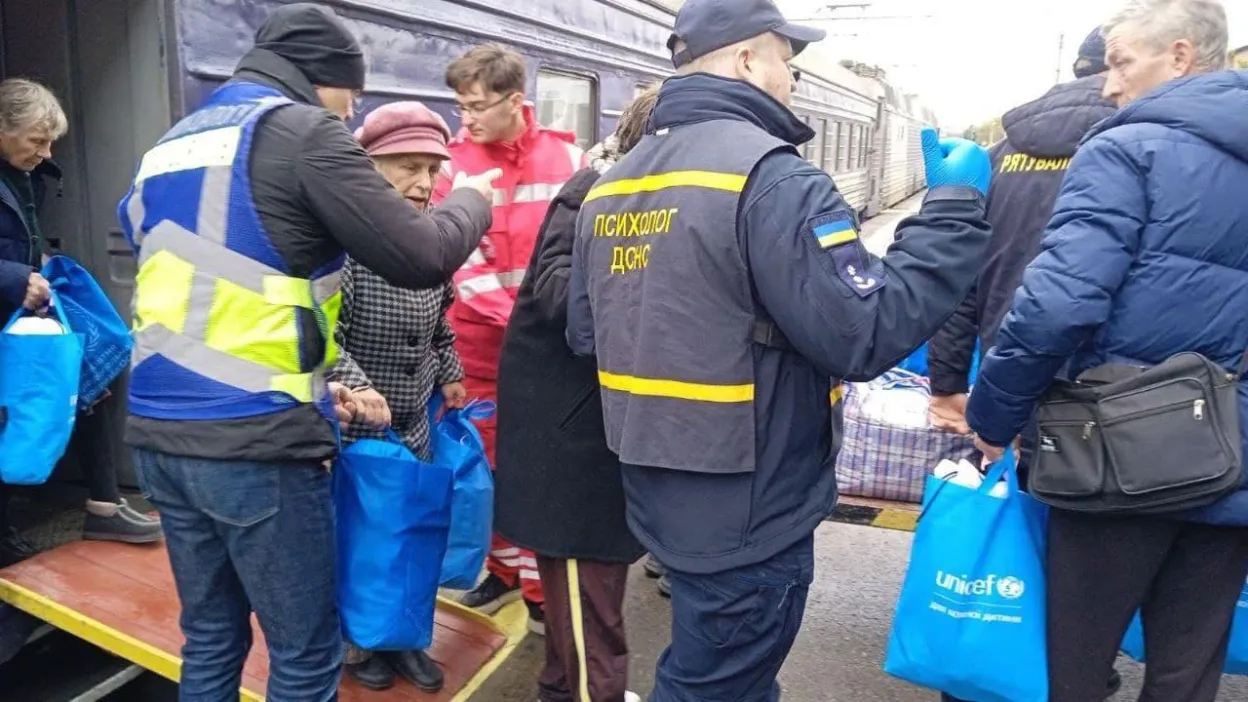 До Рівного прибули нові переселенці з Донеччини: їм надали допомогу та оформили документи