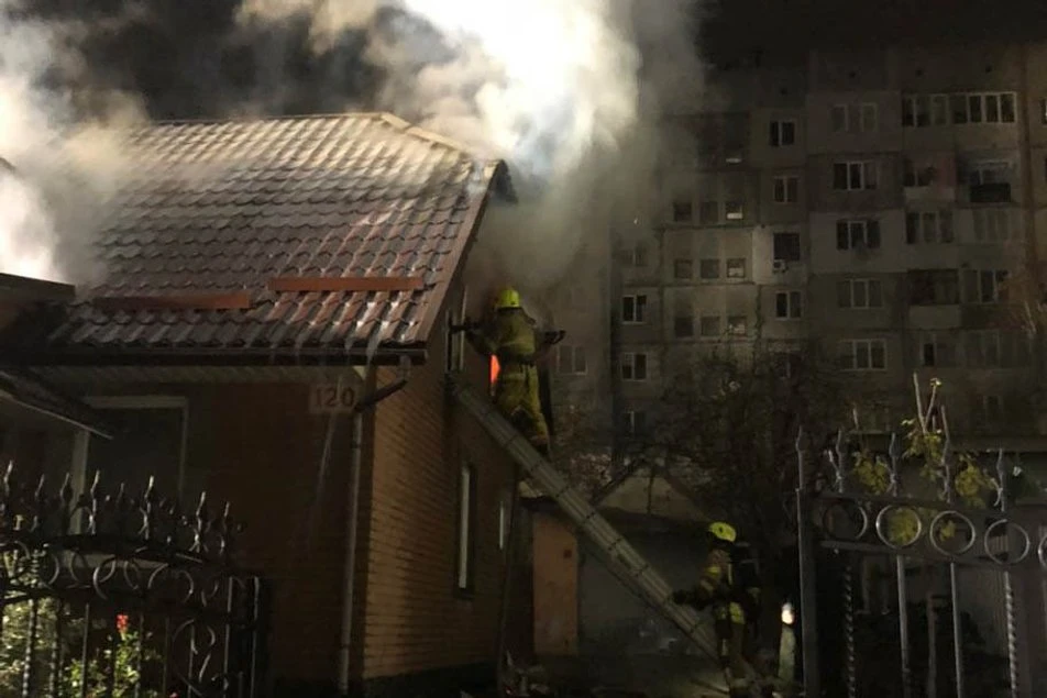 У Рівному вночі горів приватний будинок