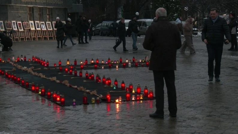 У Рівному вшанували пам’ять жертв Голодомору акцією “Свіча пам’яті”