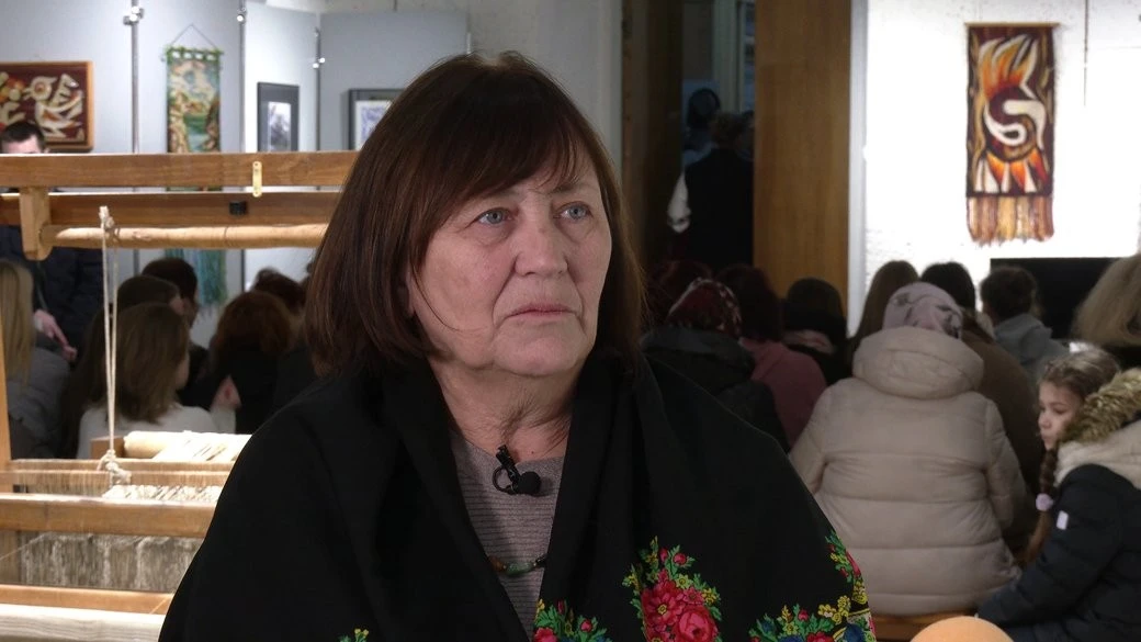 Рівненська етнографиня розповіла, як змінювалась традиція носіння хусток від ХІХ століття до сьогодення