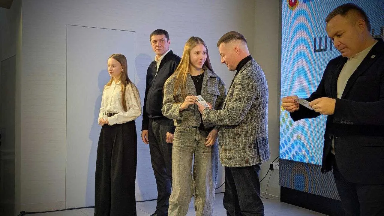 На Рівненщині стартує проєкт «Шкільний Омбудсман»: перші 85 учасників отримали посвідчення