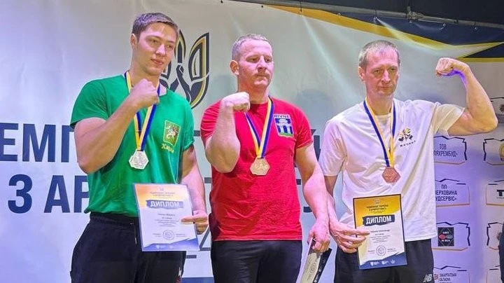 Поліцейські Рівненщини здобули нагороди на змаганнях з армреслінгу в Закарпатті