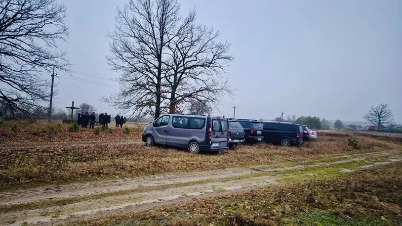 У селі Угли на Рівненщині розпочали підготовку до ексгумації жертв Волинської трагедії