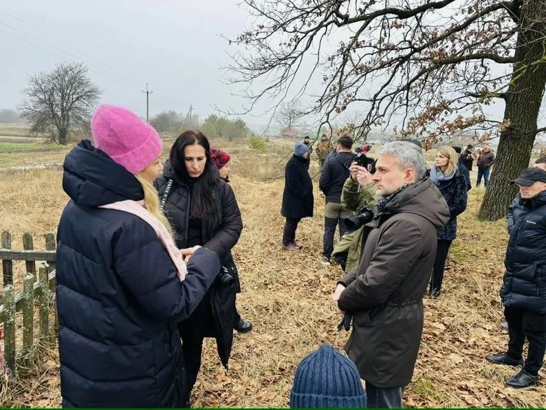 У селі Угли на Рівненщині розпочали підготовку до ексгумації жертв Волинської трагедії