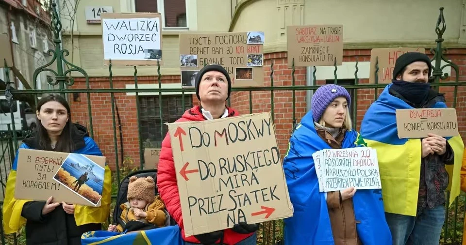 Конфлікт через консульство: Росія відмовляється покинути будівлю у Гданську