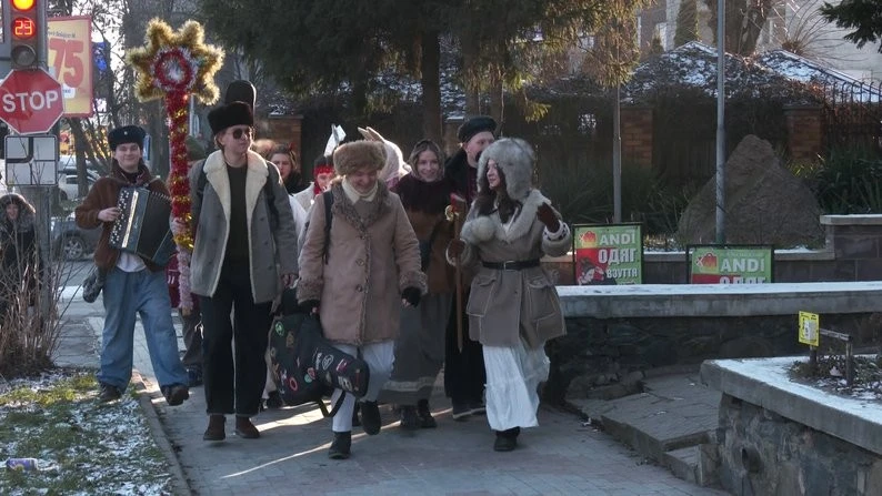 Благодійний вертеп у Рівному: як колядники збирають кошти для захисників