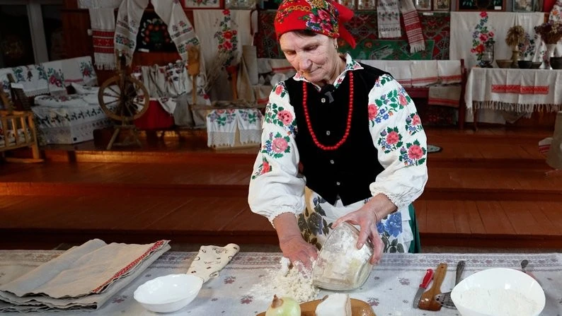 Традиційні смаки Полісся: у Зносичах готують смачні бульб’яні галушки