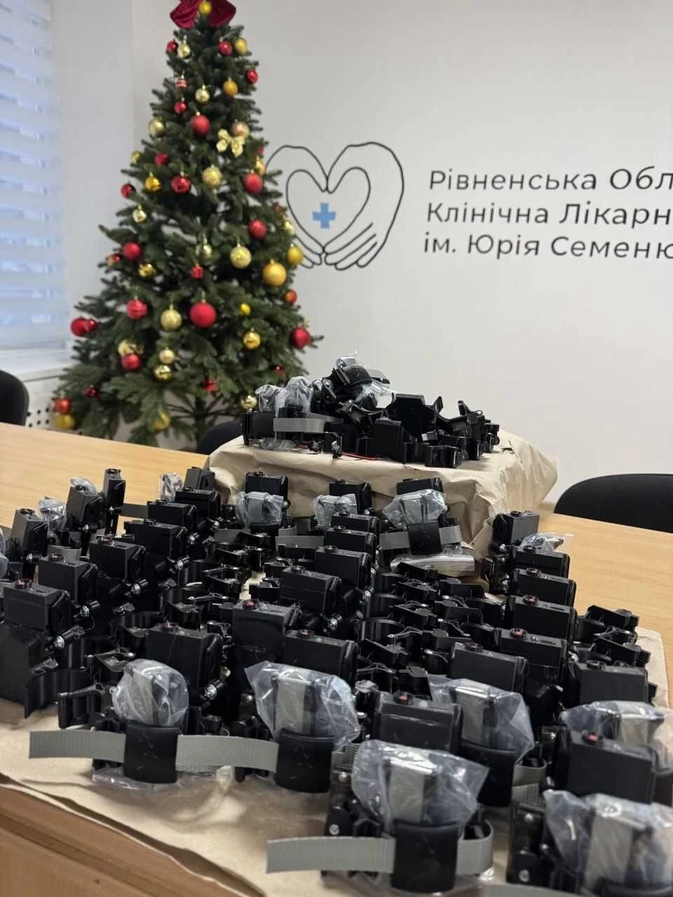 Медики Рівненської обласної лікарні зібрали понад пів мільйона гривень для ЗСУ