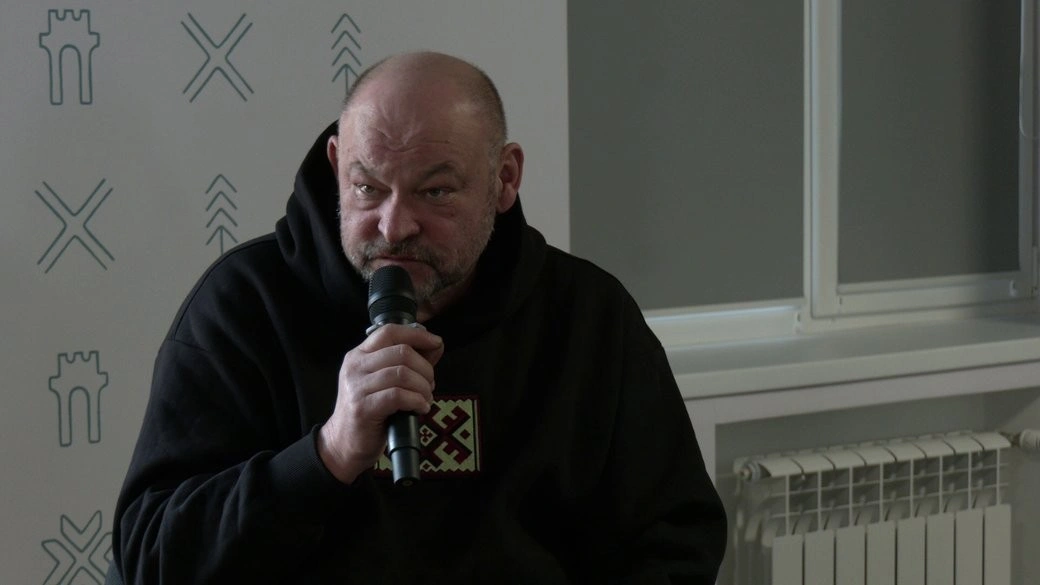 У Рівному представили унікальну вишивану книгу листів Василя Стуса