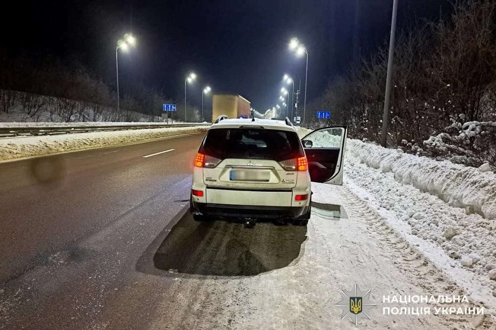 Трагедія у темряві: на трасі «Київ — Чоп» під колесами позашляховика загинула молода дівчина