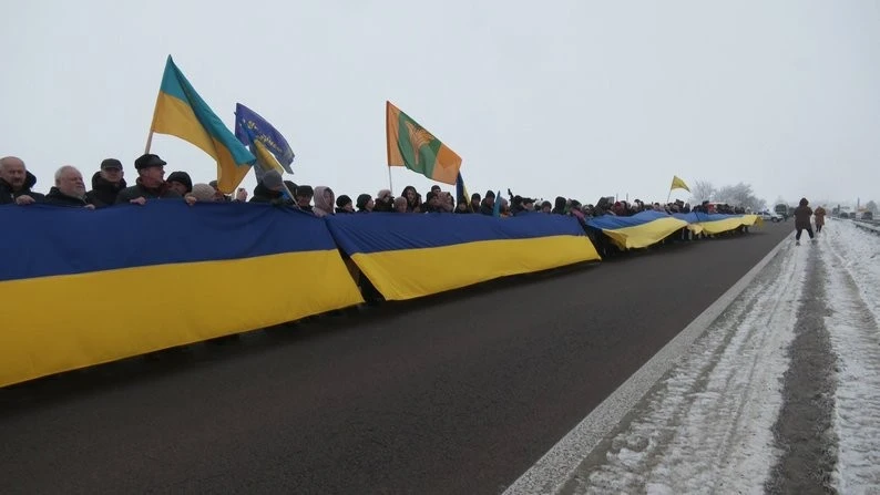 Рукостискання через кордон: як Рівненщина та Житомирщина відзначили День Соборності