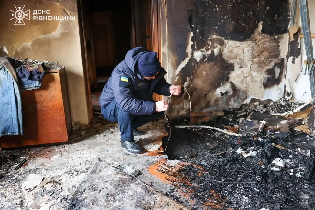Трагедія на вулиці Васильєва:пожежа в рівненському будинку забрала життя двох пенсіонерів