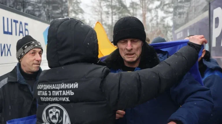 Воля всупереч вирокам: Україна повернула з полону 157 громадян, серед яких «довічно засуджені»