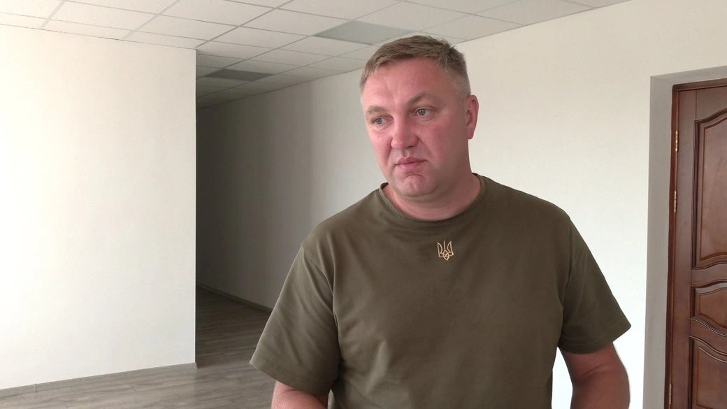 Руйнування на рівному місці: у Млинові обвалилася стіна житлової п’ятиповерхівки