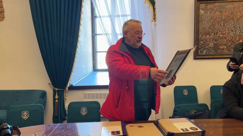 Врятовані від вогню: Дубенський замок отримав унікальні документи князів Острозьких
