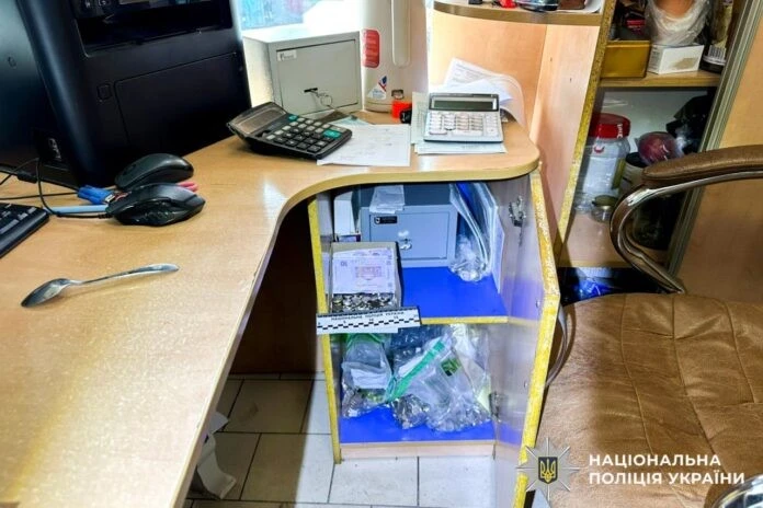Зухвале пограбування складу в Рівному: поліція затримала підозрюваного за гарячими слідами
