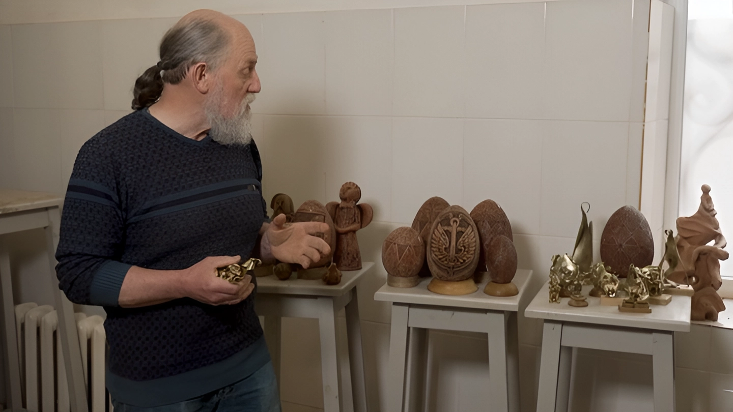 Рівненський майстер кераміки продає «яйця з секретом» задля допомоги морпіхам