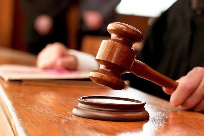 Рівнянин може сісти за ґрати на 10 років через грабіж та арсенал зброї Рівнянин може сісти за ґрати на 10 років через грабіж та арсенал зброї